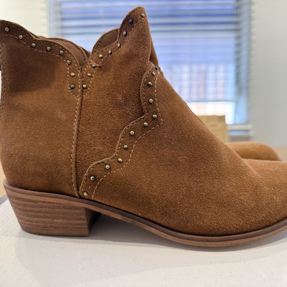Nine West Tan Suede Ankle Booties (BLEEKZX5) Size 6.5